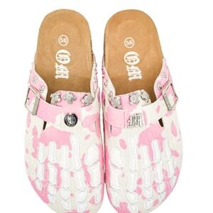 Pink and White Cow Print Clogs W 9/10 M 7/8